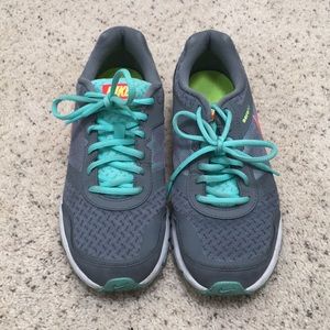 Nike relentless 4 running shoes